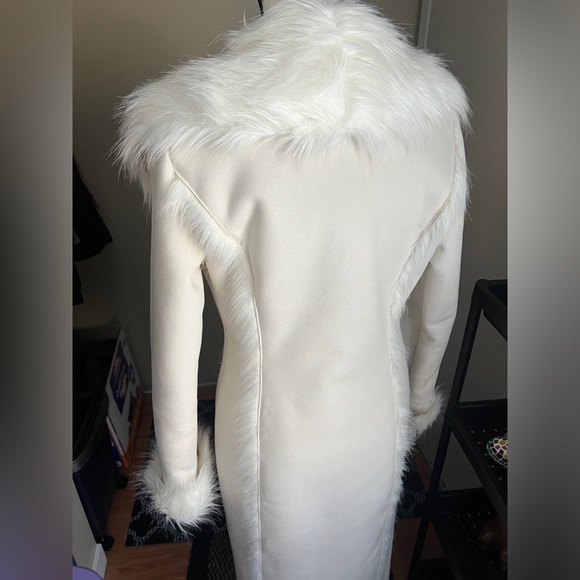 Bebe White Faux Fur Trim Coat - Picture 8 of 9